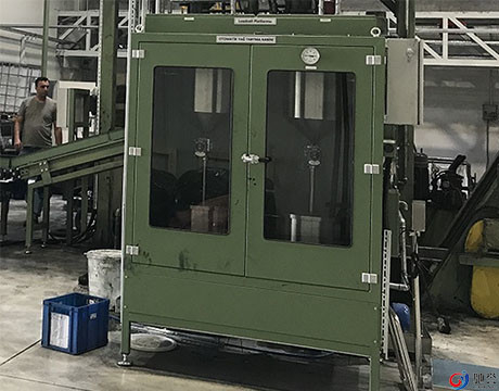 Óleo líquido preto do carbono que pesa e que dosa o misturador de borracha de Banbury da máquina de mistura do sistema