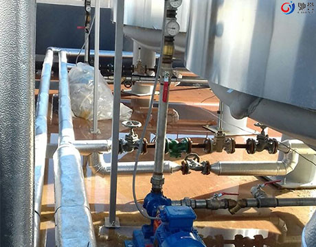 Óleo líquido que dosa o sistema de mistura com o tanque pre de mistura